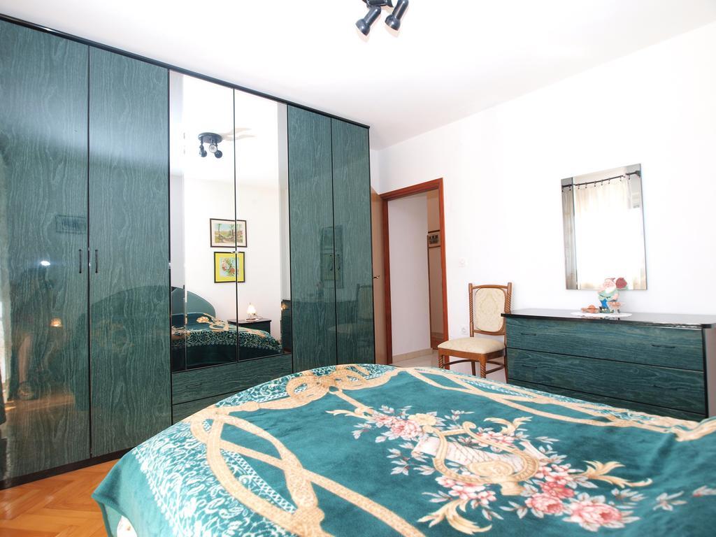 Apartment Luisa 1437 Peruski Ngoại thất bức ảnh